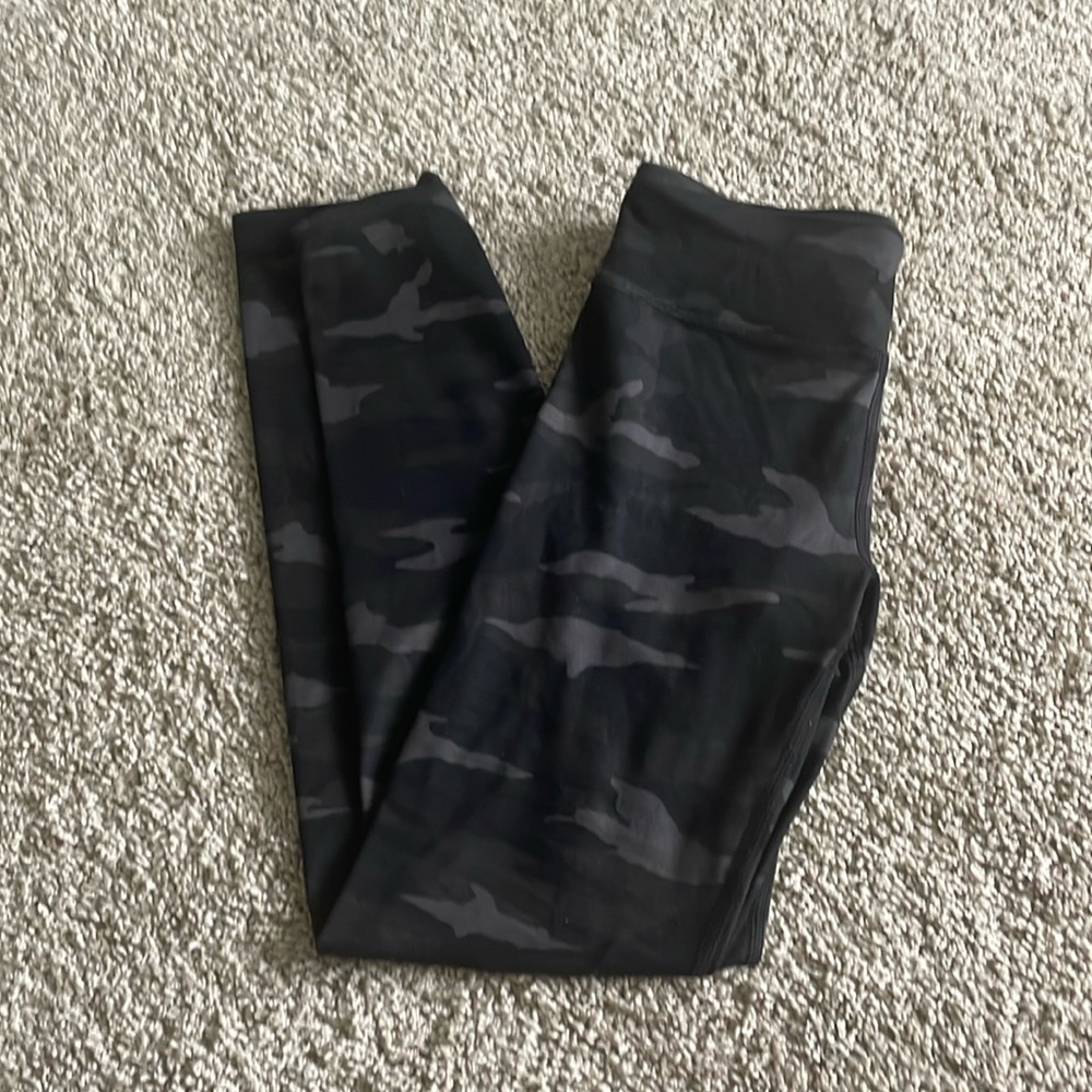 Athleta girl camo leggings